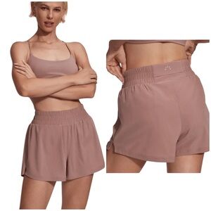 Varley Pink Antler Kallin Running Shorts Medium